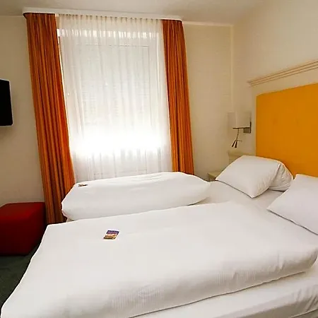 Leopold Hotel