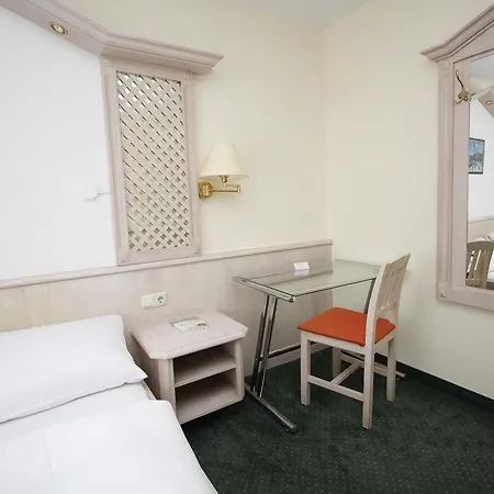 Hotel Leopold 3*