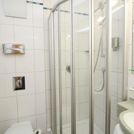 Leopold Hotel 3*