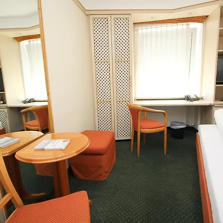 Hotel Leopold 3*