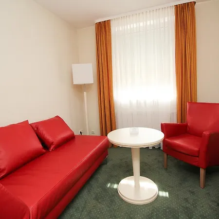 Leopold Hotel 3*