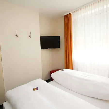 Leopold Hotel