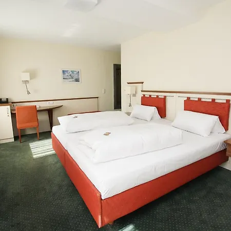 Leopold Hotel